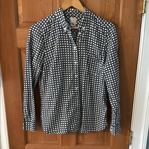 Gap Women's Size Medium Tailored Shirt Blue and White Patterned Button-Up Shirt